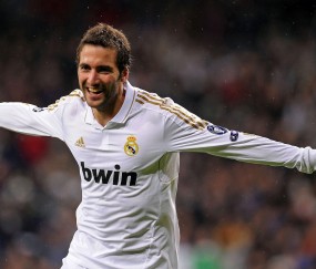 开云平台-安菲尔德风暴席卷东瀛，卡马文加的中场压制艺术与利物浦的亚洲征服