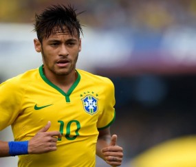 开云足球直播-威廉姆斯战术完胜梅赛德斯，勒克莱尔惊艳四座诠释新时代F1魅力