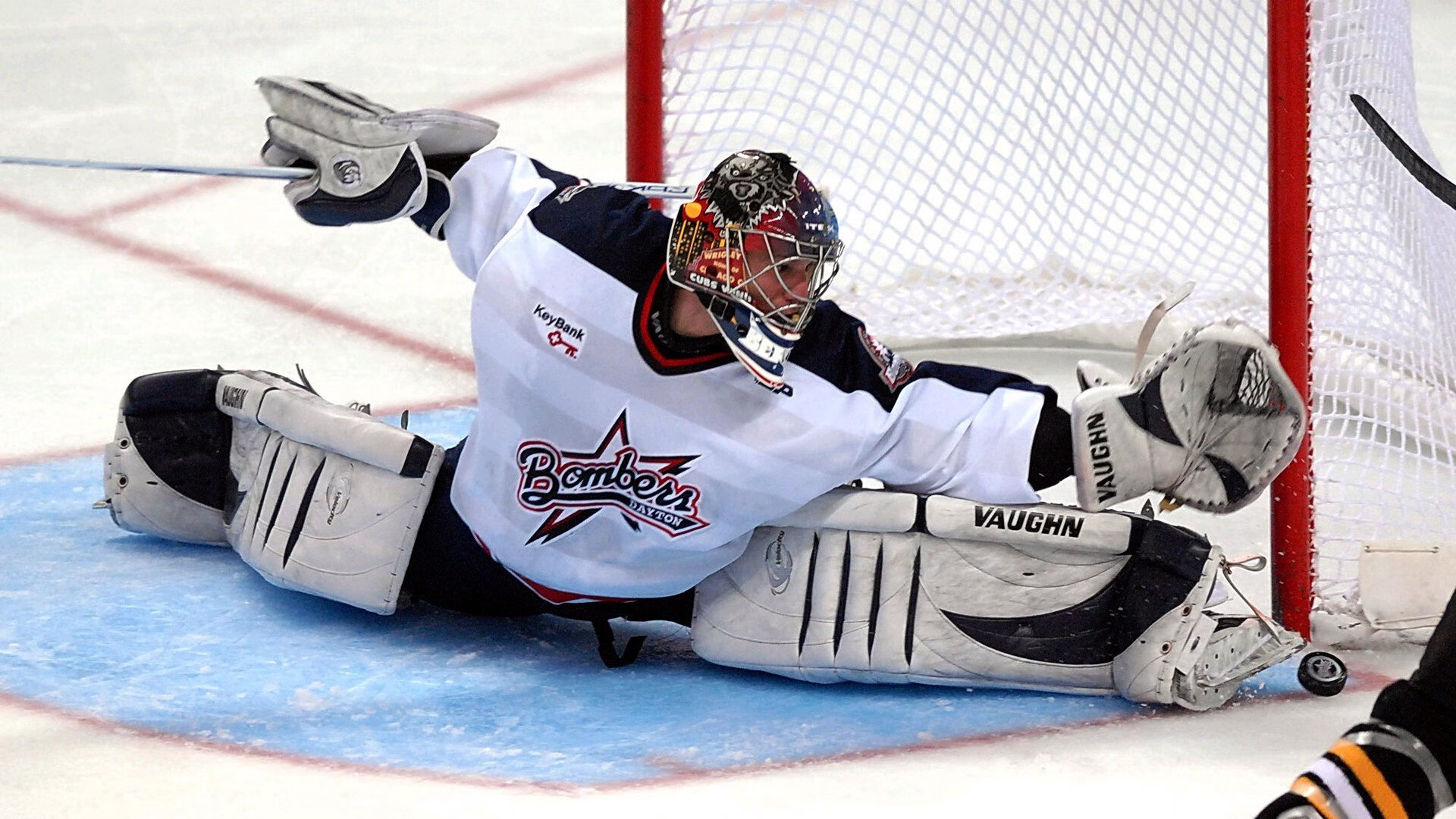 劳塔罗爆发点燃战火,芬兰冰刀末节寒刃斩红牛