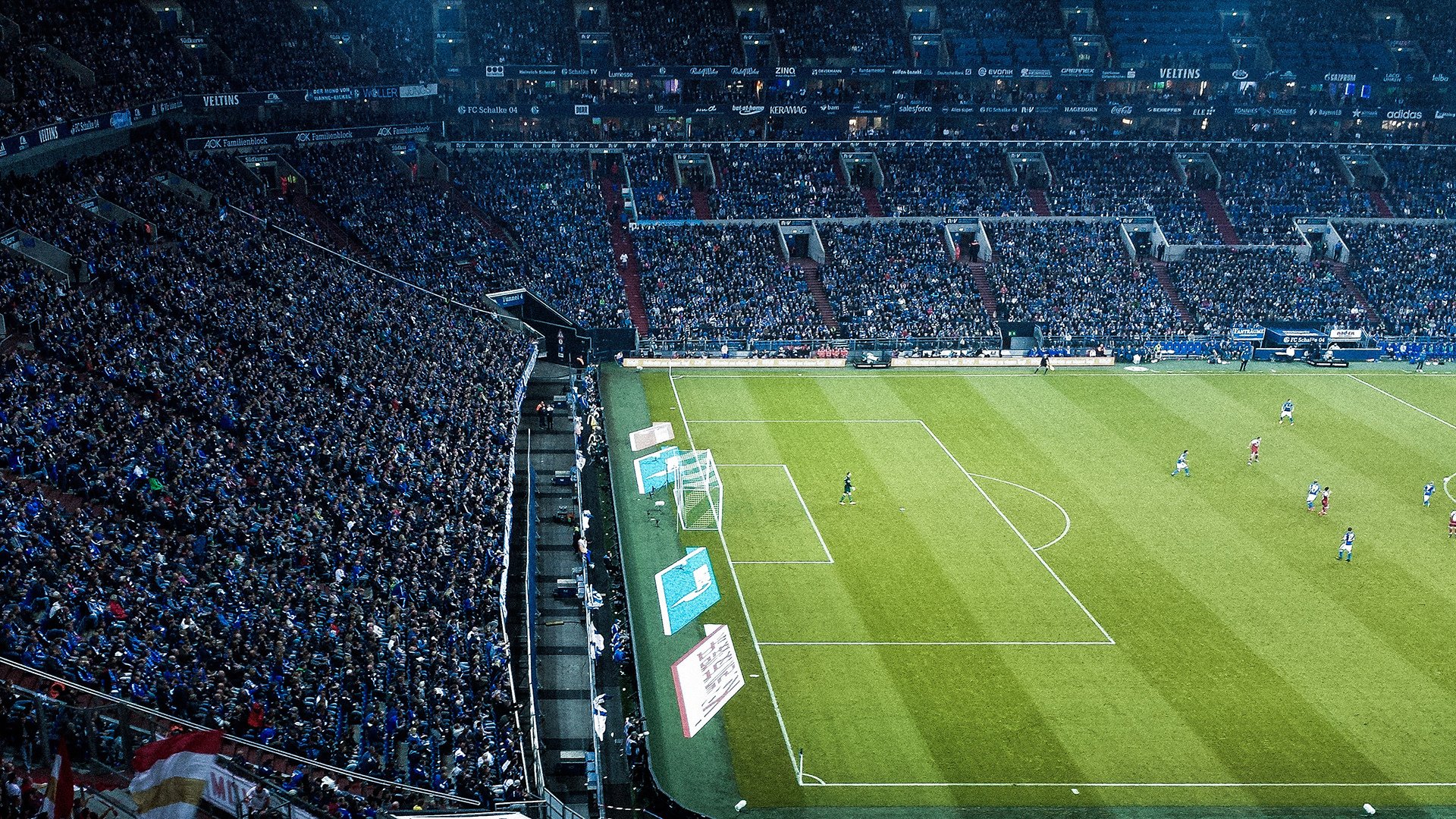 绝境中的红色风暴，阿隆索导演史诗逆转，红牛车队终结梅赛德斯王朝