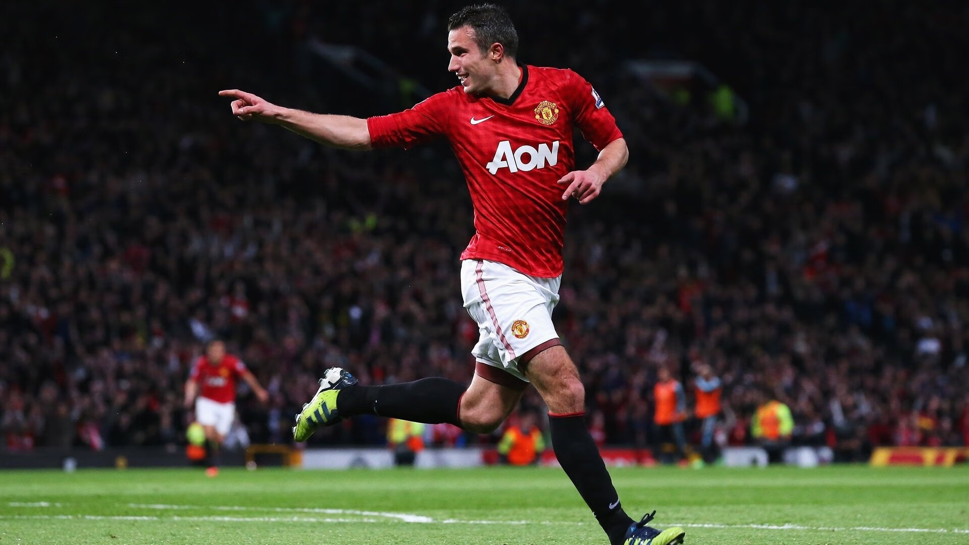 维斯塔潘孤胆擎天，雷诺横扫哈斯背后的团队裂变